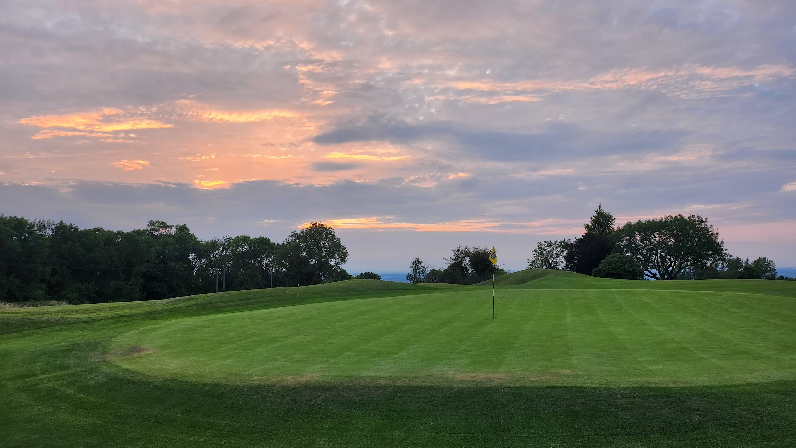 Broadway Golf Club, fairways along the Cotswold escarpment above the village of Broadway