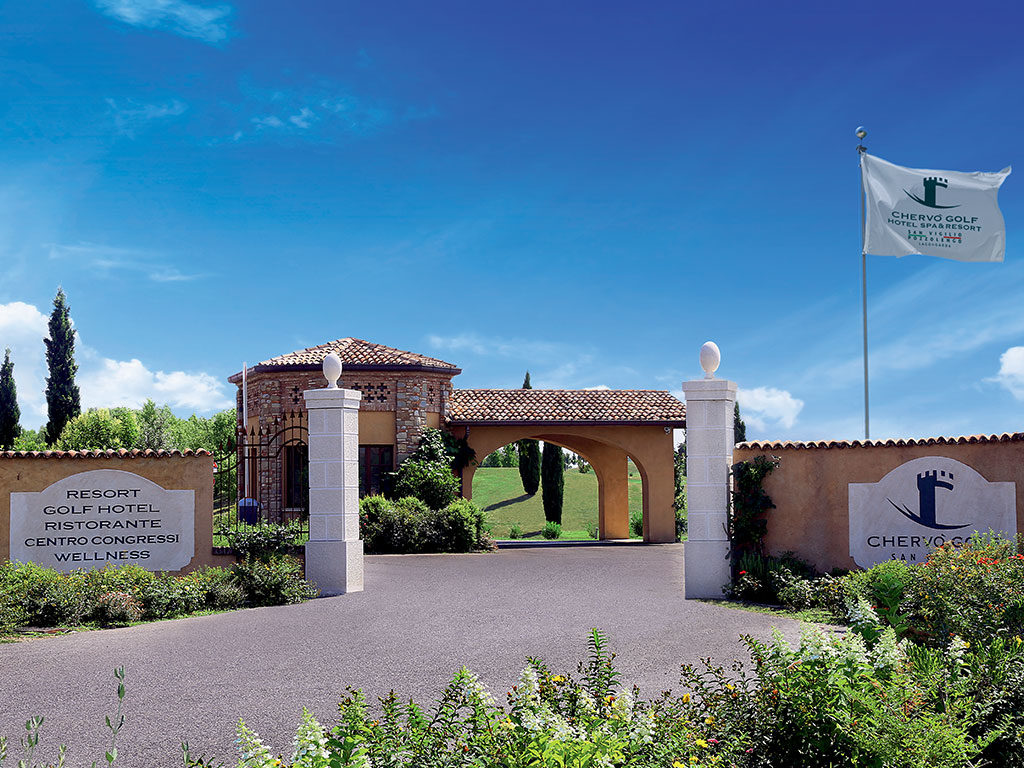 Chervo Golf San Vigilio at Pozzolengo, fairways in the morainic hills south of Lake Garda