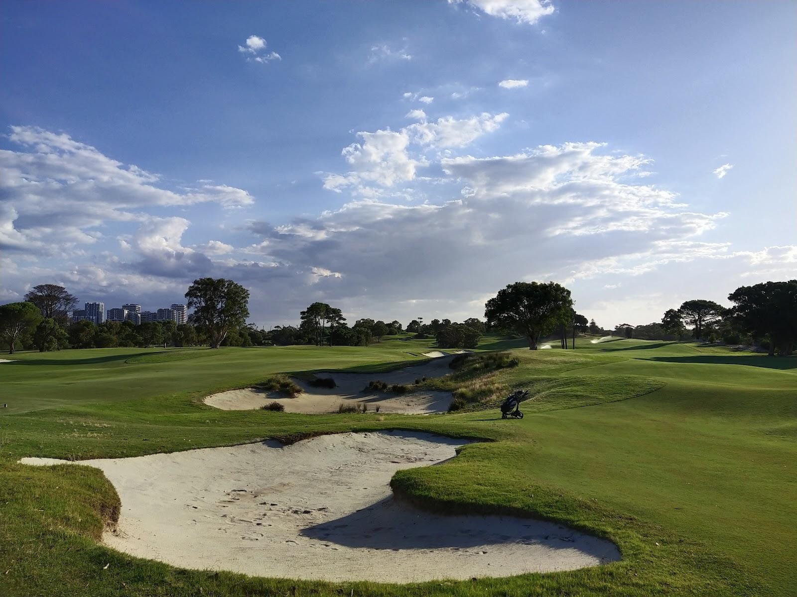 Bonnie Doon Golf Club, sandbelt style fairway over sandy heath in Sydney’s eastern suburbs, Australia
