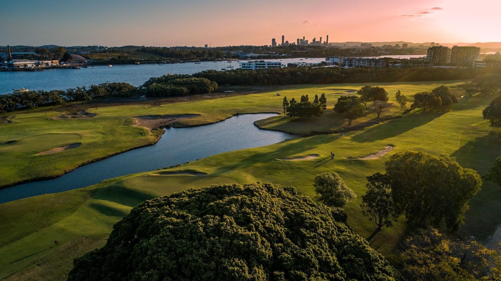 Royal Queensland Golf Club, championship fairway on the banks of the Brisbane River at Eagle Farm, Australia
