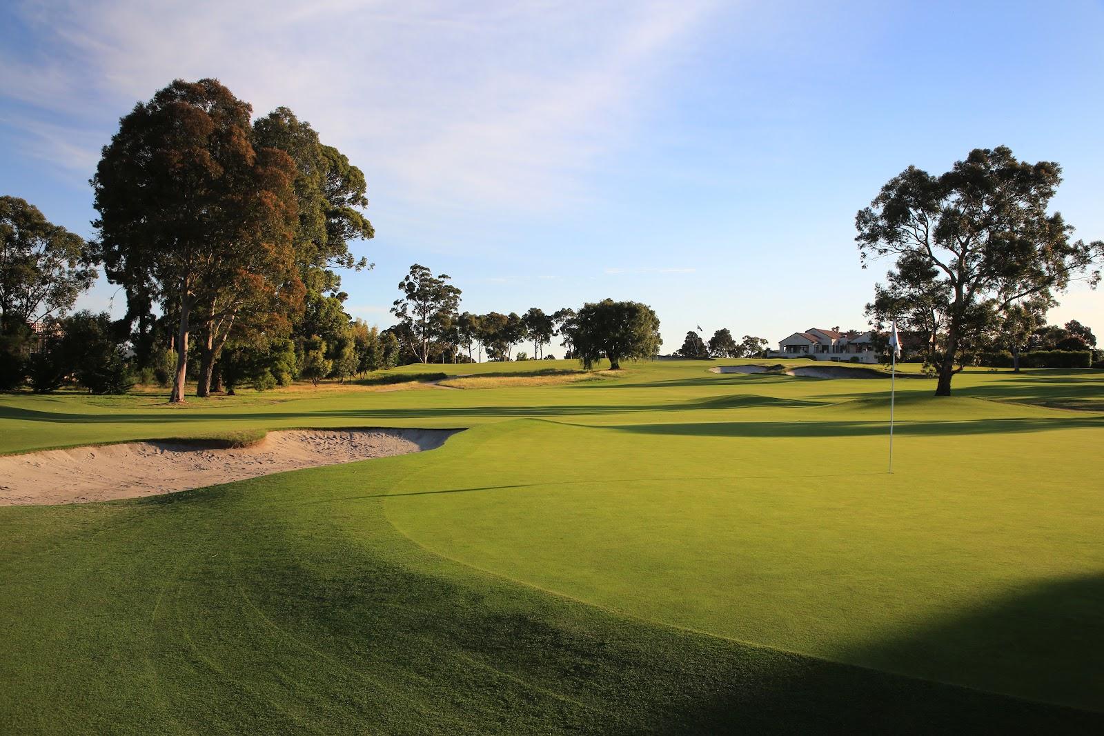 Yarra Yarra Golf Club, sandbelt fairway and bold bunkering at Bentleigh East, Melbourne, Australia