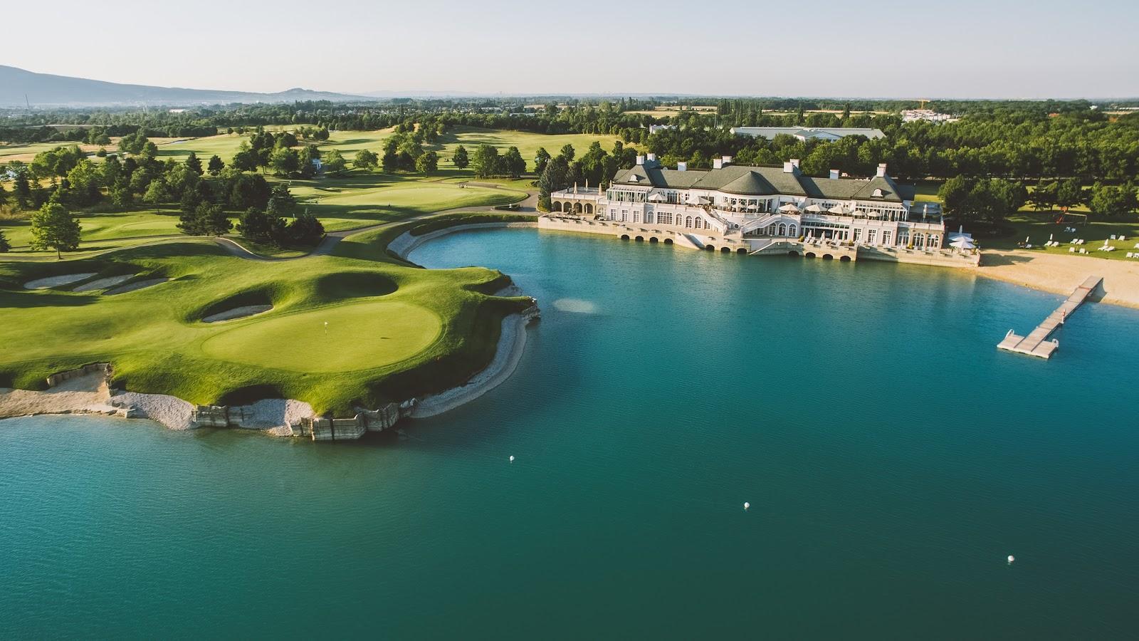 Fontana Golf Club, fairway and green beside the central lake at Oberwaltersdorf near Vienna, Austria