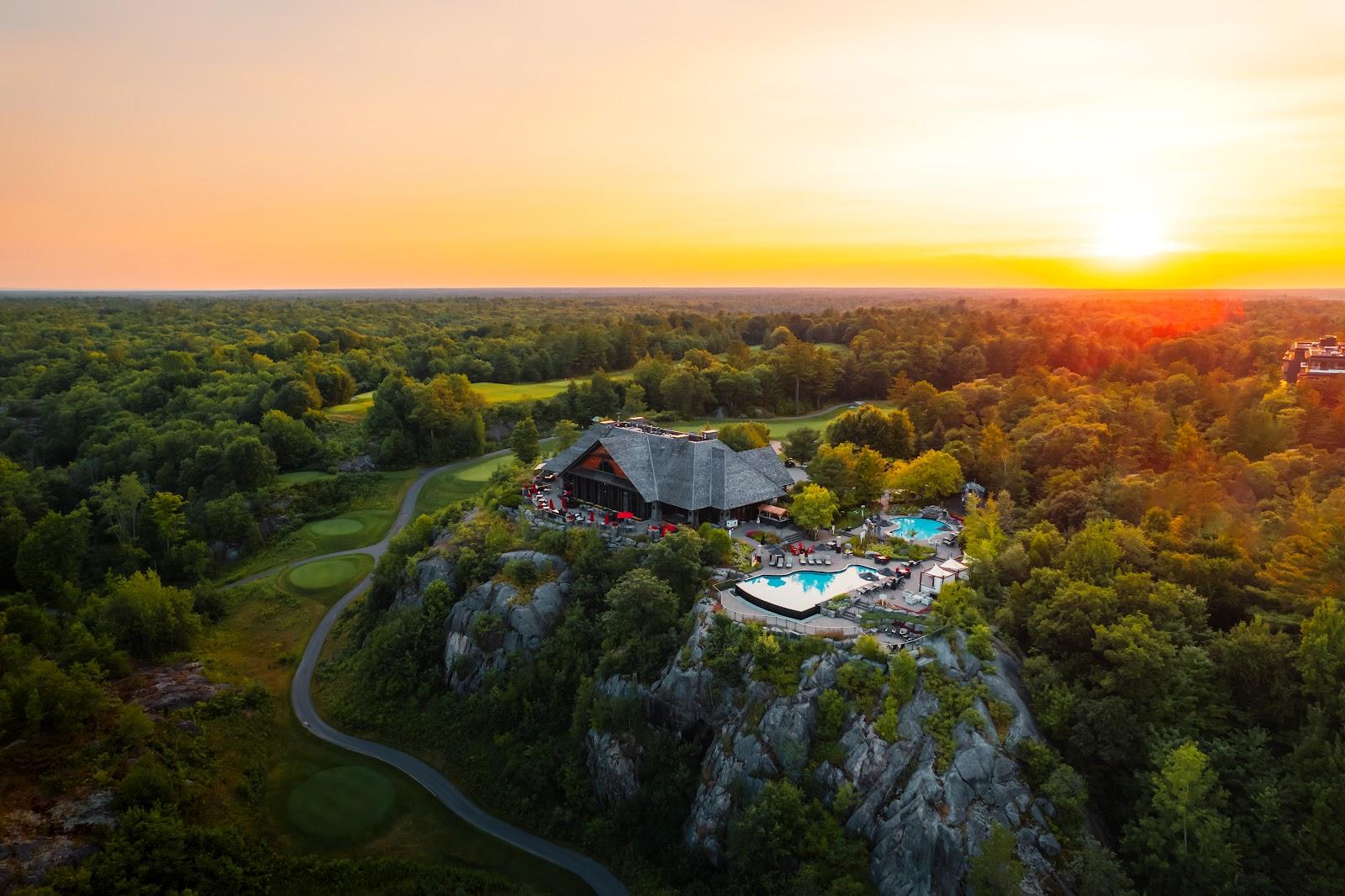 Muskoka Bay Club, a Doug Carrick fairway cut through granite and pine in Gravenhurst, Ontario, Canada