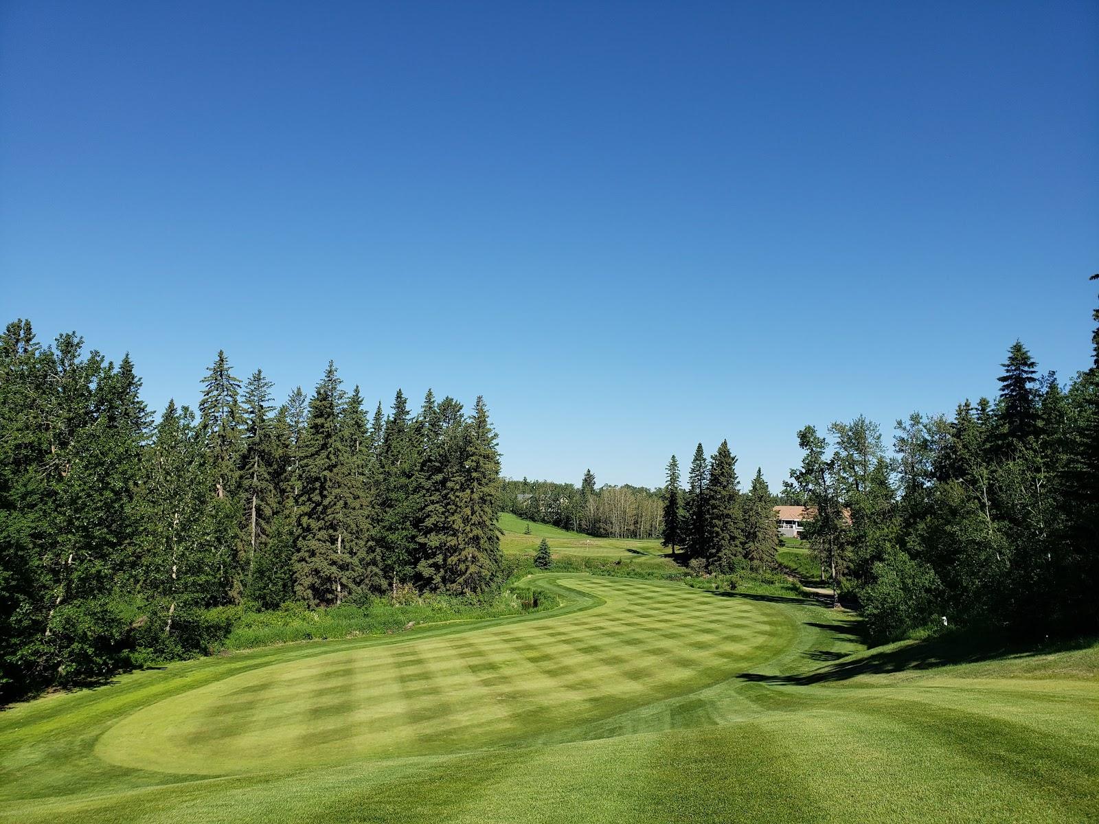 Wolf Creek Golf Resort in Ponoka, Alberta, an inland links fairway of fescue and rolling prairie ground, Canada