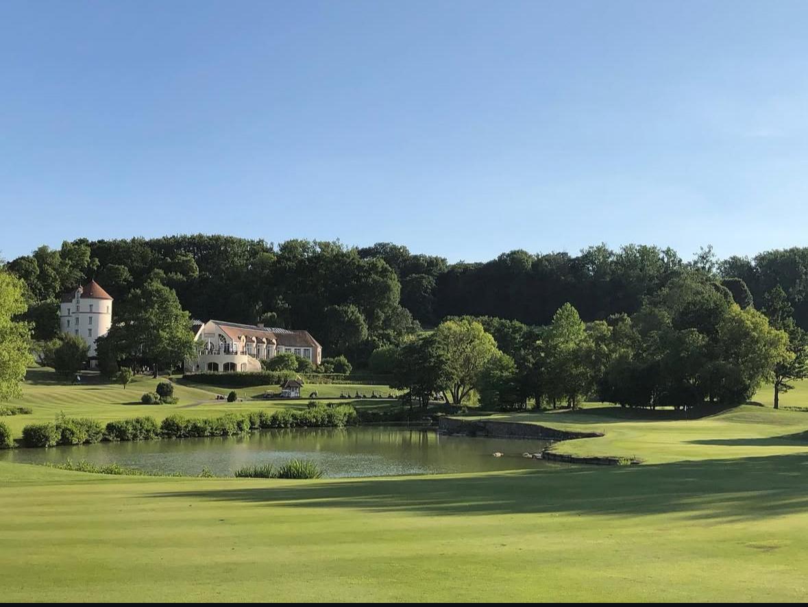 Paris International Golf Club, Jack Nicklaus designed parkland fairway and water near Baillet-en-France