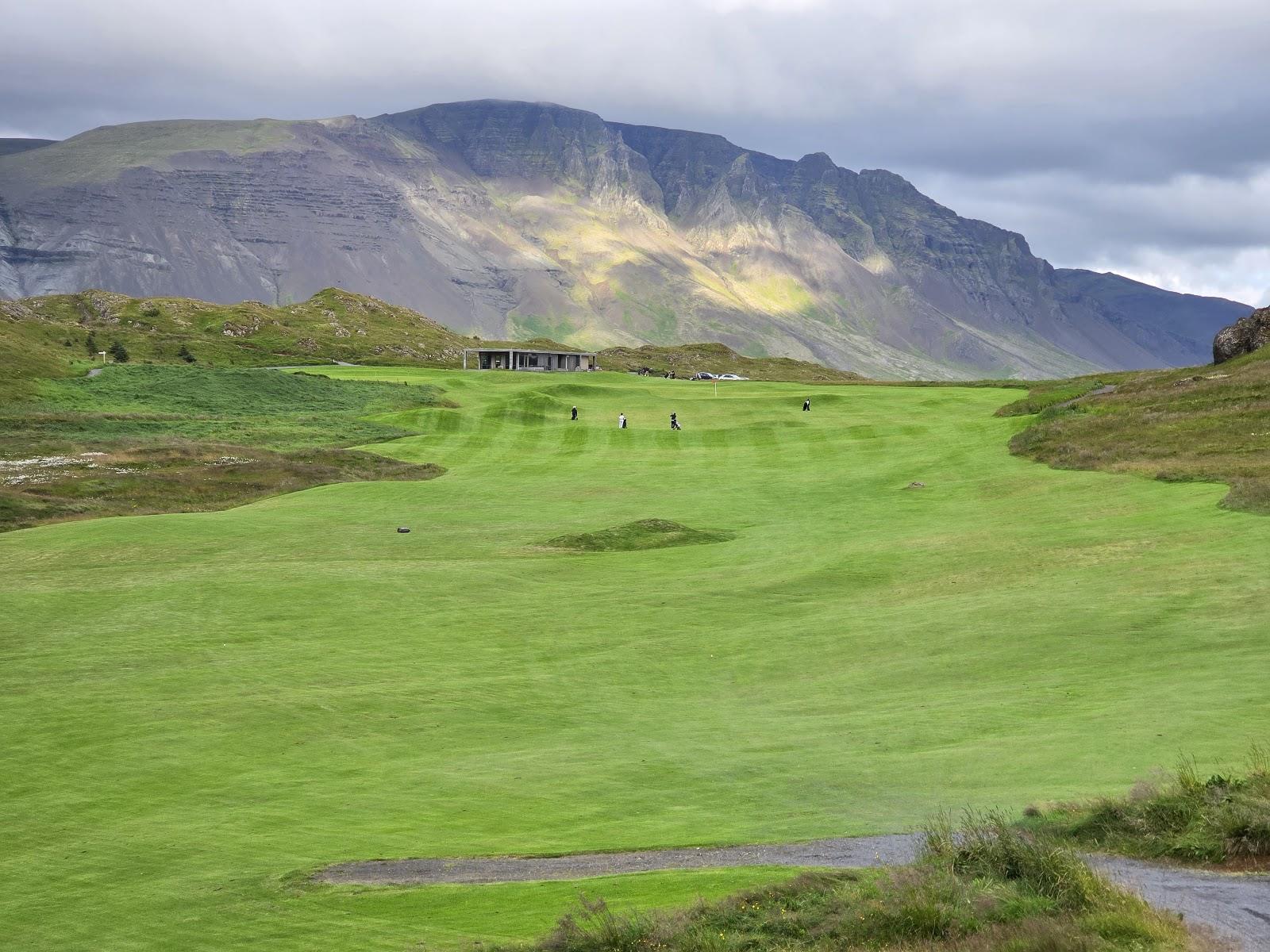 Brautarholt Golf Club, clifftop fairway above the North Atlantic north of Reykjavik, Iceland