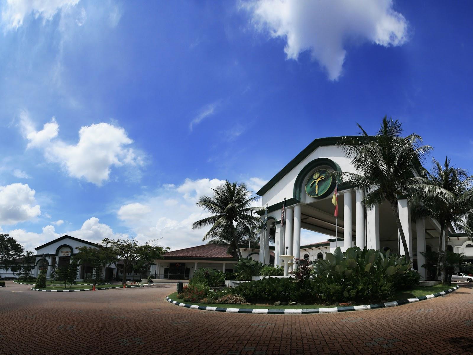 Tropicana Golf and Country Resort, parkland fairway and water hazards near Kuala Lumpur, Malaysia
