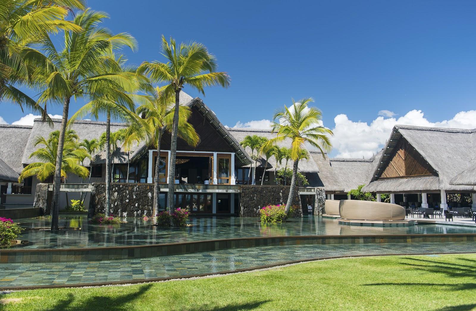 Belle Mare Plage Links course, open undulating fairways with raised greens on the east coast of Mauritius