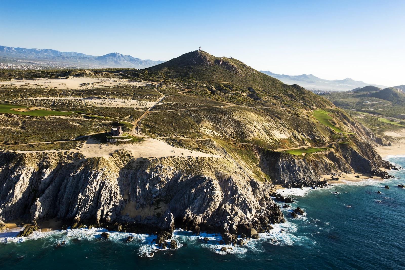 Quivira Golf Club, Los Cabos, clifftop green high above the Pacific Ocean on the Baja Peninsula