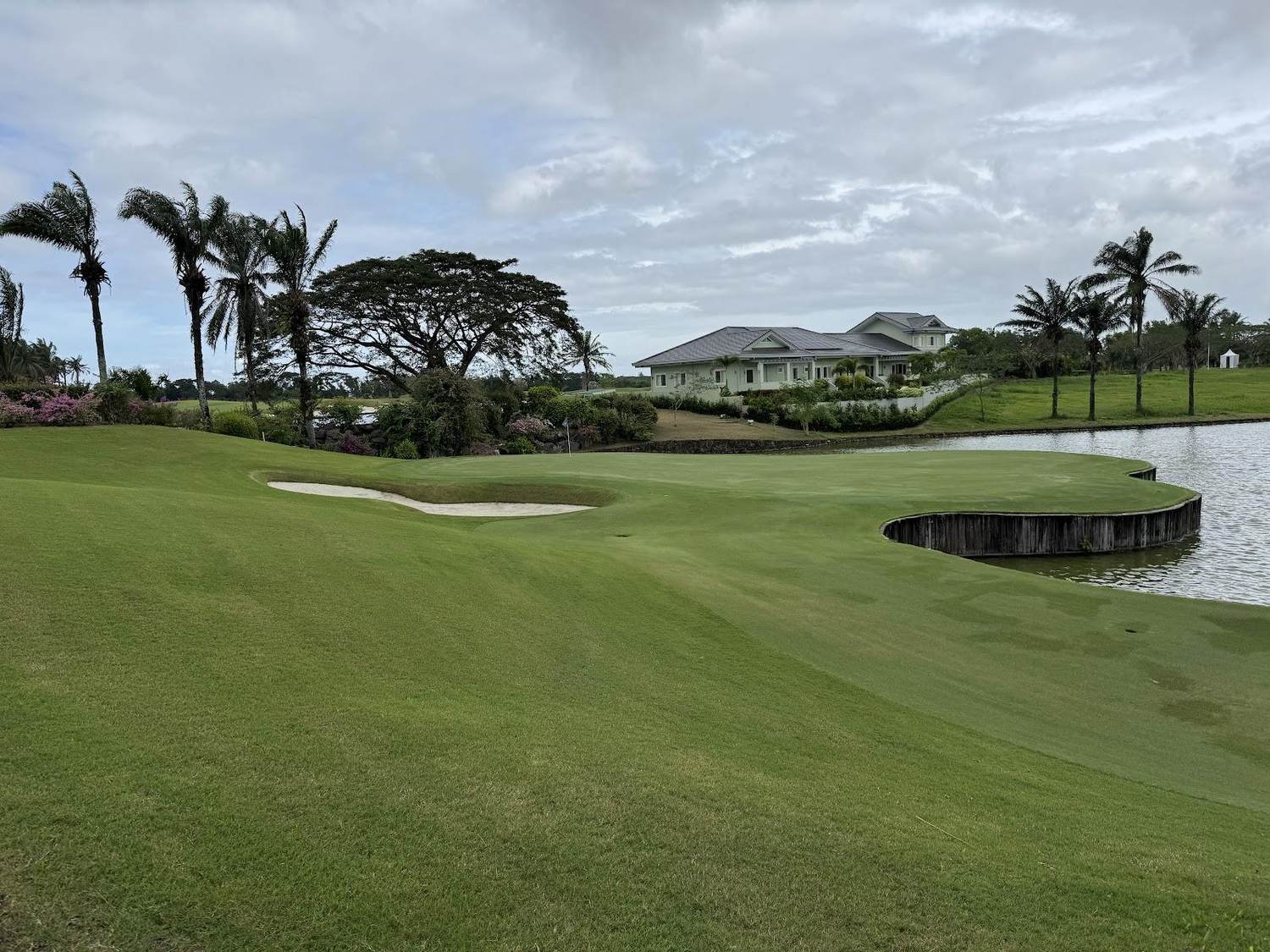 The Country Club, parkland fairway and bunkering at Santa Rosa in Laguna south of Manila, Philippines