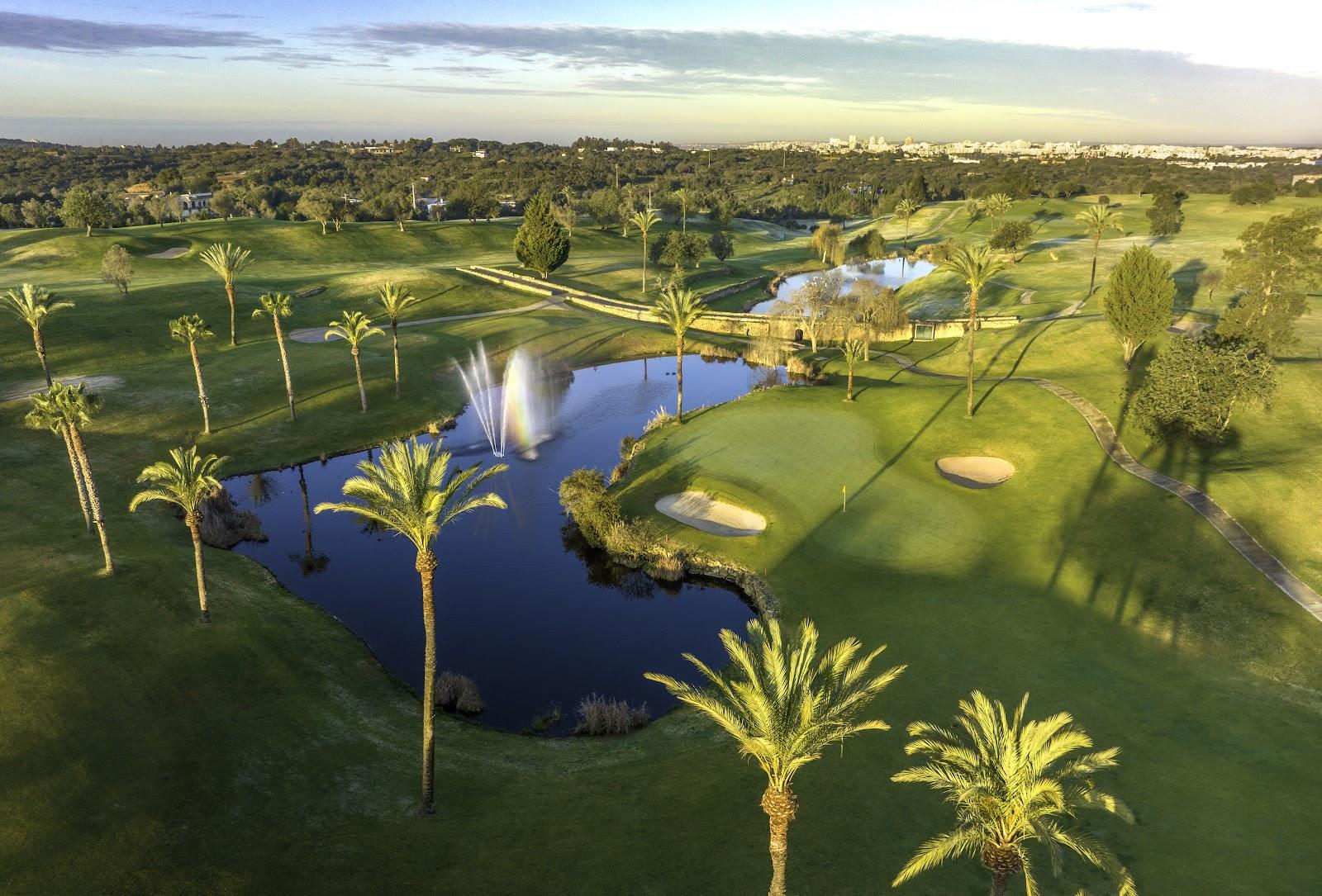 Pestana Gramacho, undulating fairways and double greens near Carvoeiro in the central Algarve