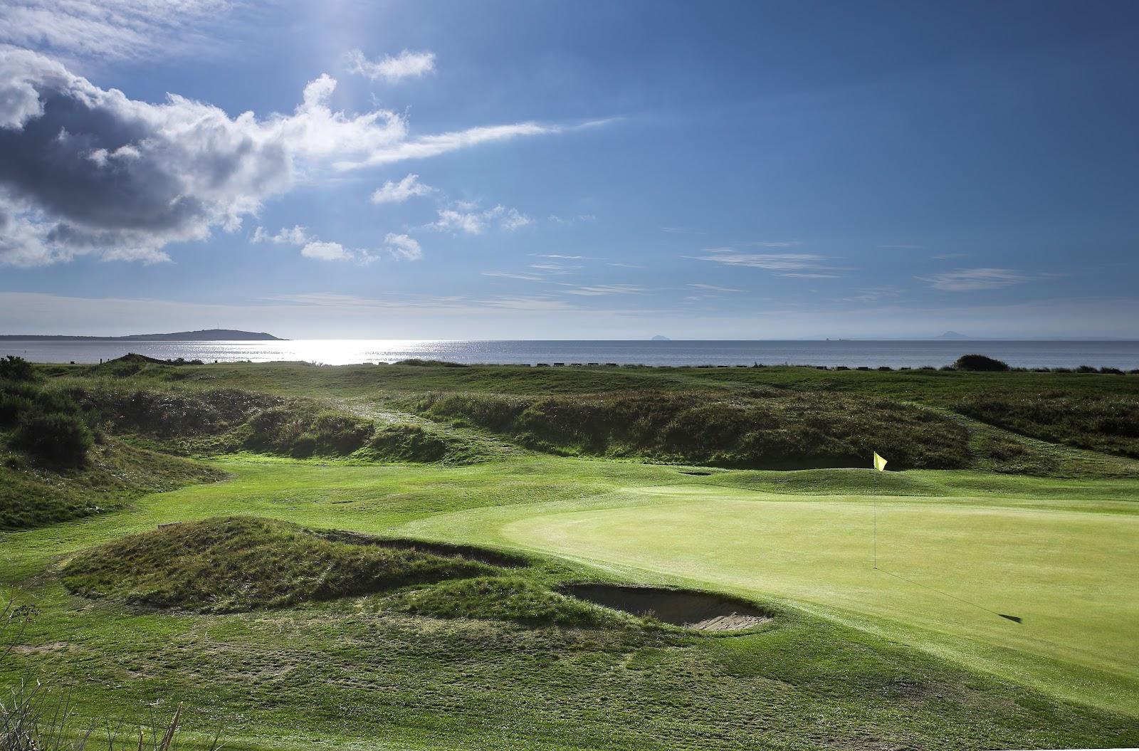 Leven Links Golf Course, traditional out and back links turf on the Fife coast