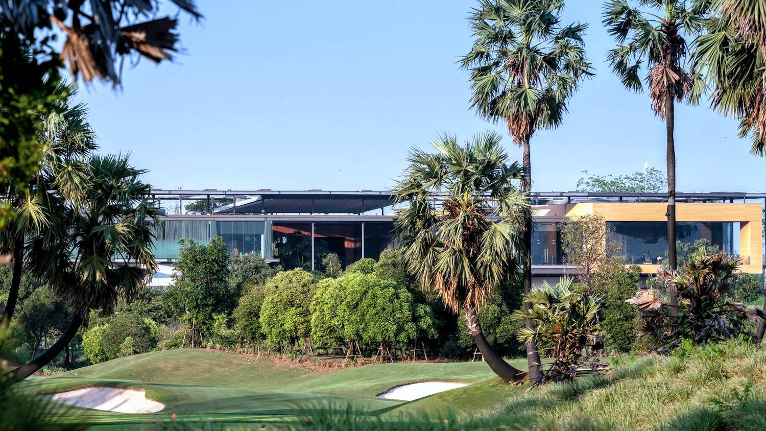 Nikanti Golf Club, manicured fairways and water near Bangkok, Nakhon Pathom, Thailand