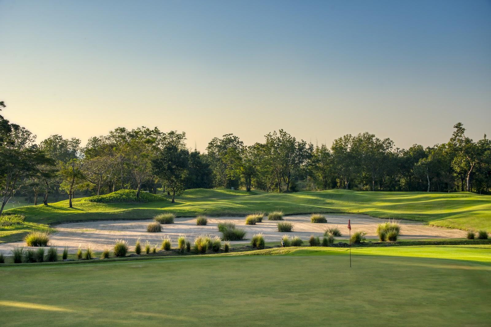 Springfield Royal Country Club, Jack Nicklaus resort fairway near Hua Hin, Thailand