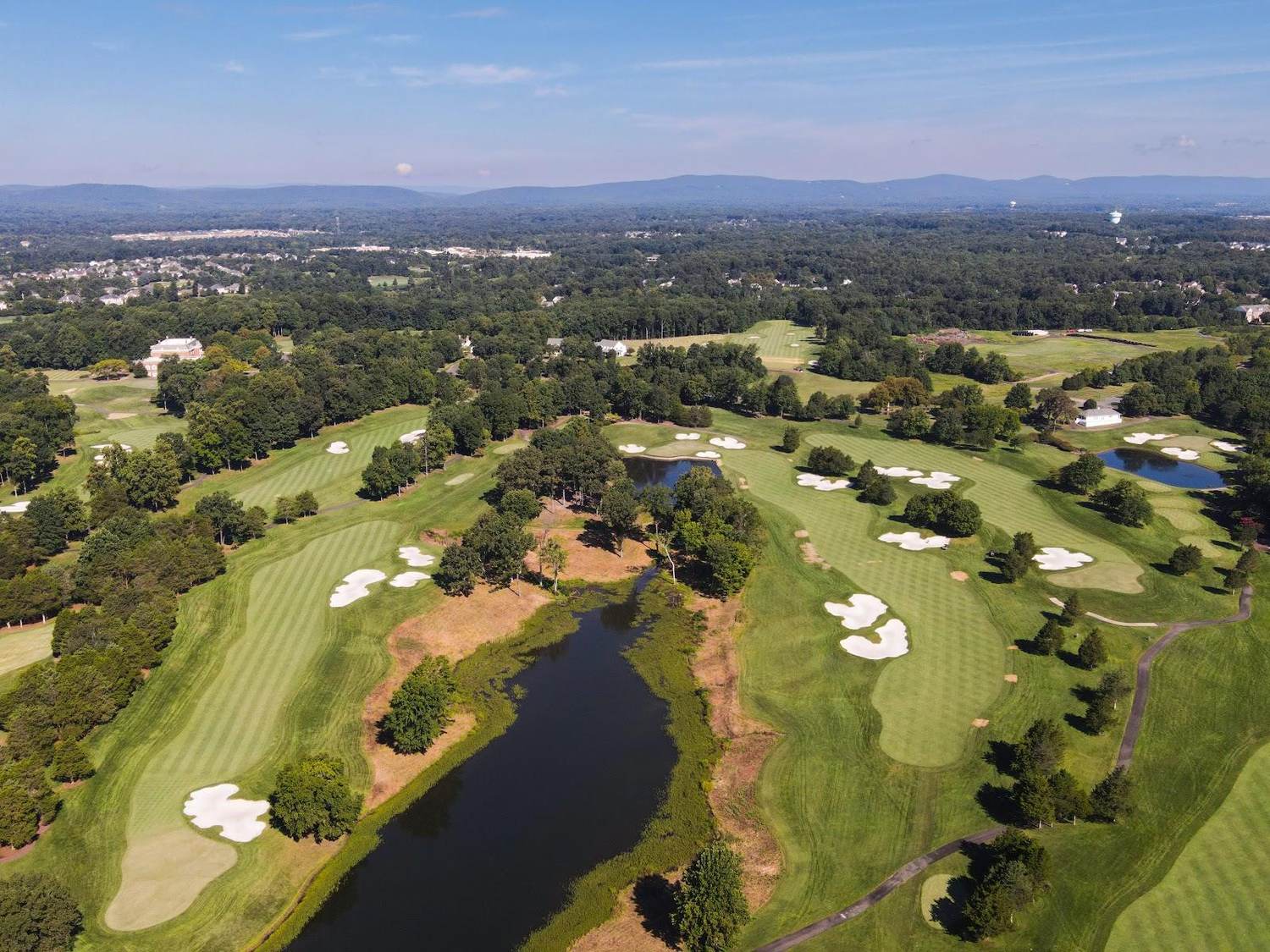 Robert Trent Jones Golf Club, lakeside fairways along Lake Manassas in Gainesville, Virginia