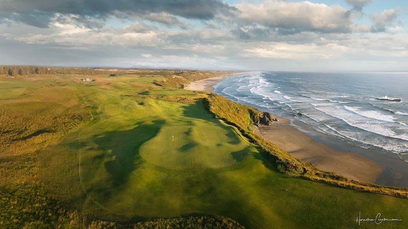 Sheep Ranch ocean bluff greens with no bunkers at Bandon Dunes