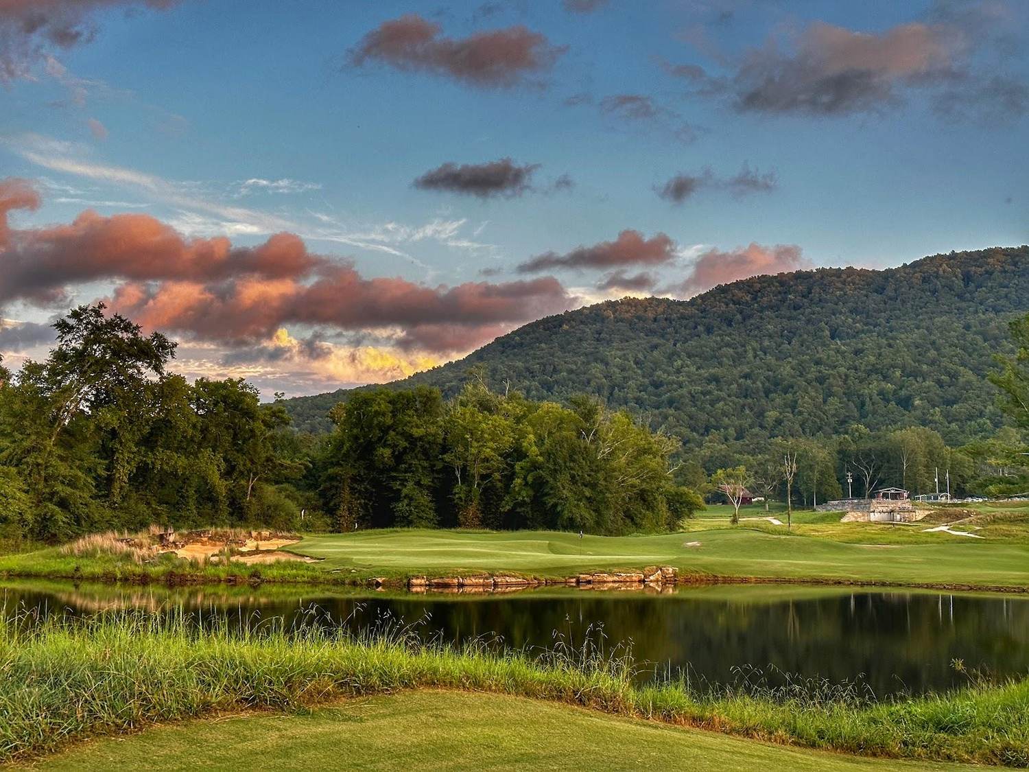 Sweetens Cove Golf Club, heaving contoured green and rugged nine-hole layout in South Pittsburg, Tennessee