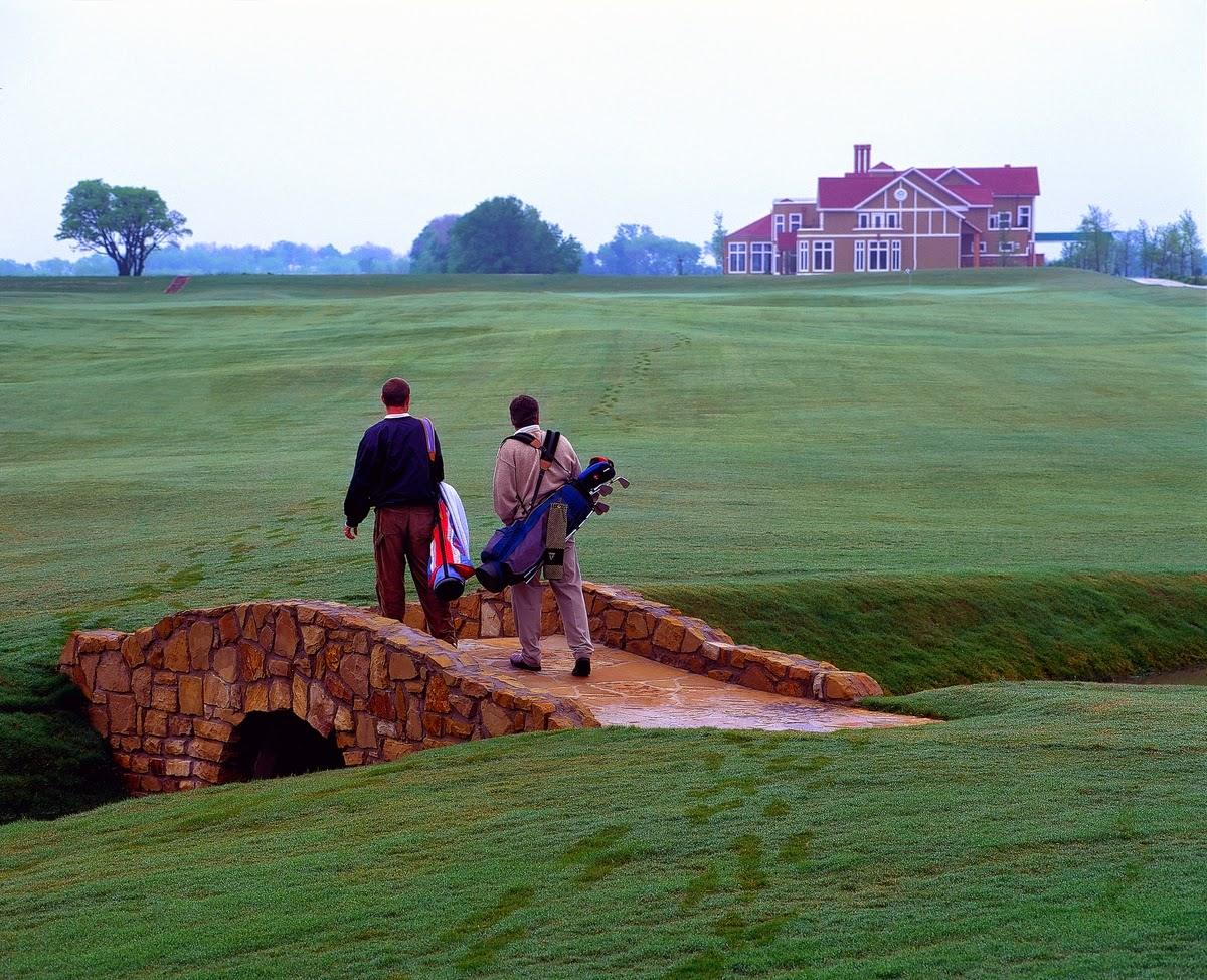 The Tribute Golf Club, links-style dunes and open ground beside Lewisville Lake in The Colony, Texas