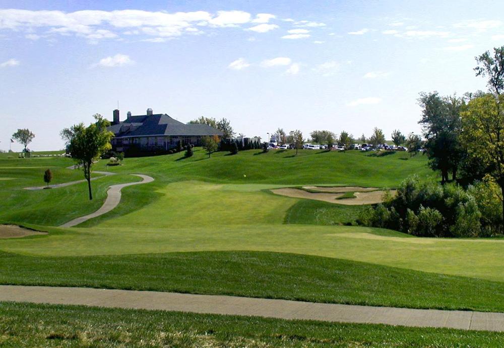 Tiffany Greens Golf Club, tree lined zoysia fairway in the Kansas City Northland