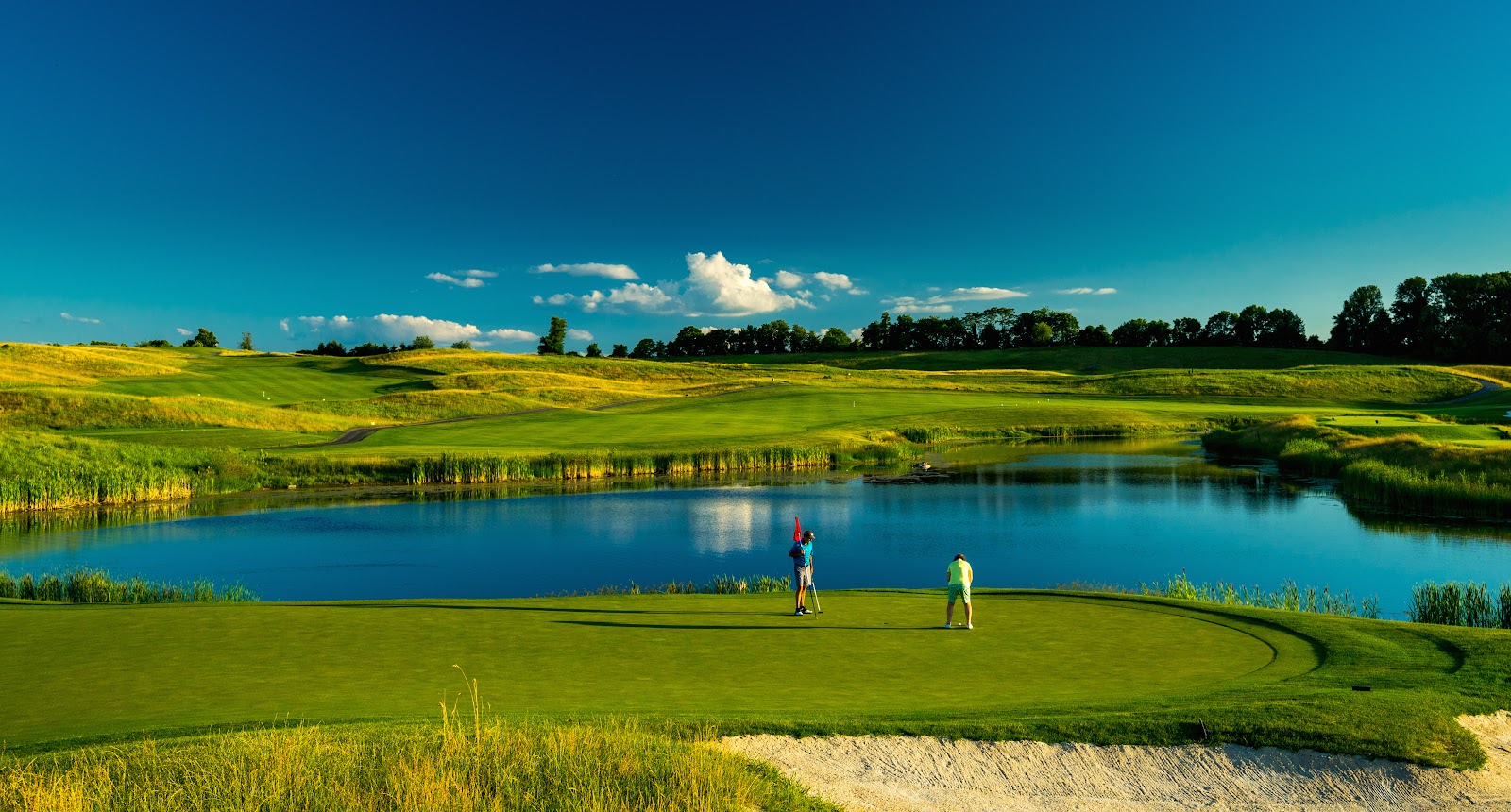 Ballyowen Golf Club, treeless links style fairway at Crystal Springs Resort, New Jersey