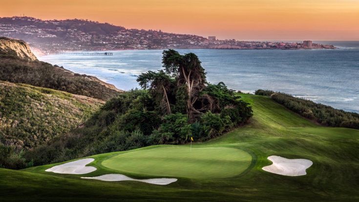 Torrey Pines Golf Course, clifftop fairway above the Pacific in La Jolla, San Diego, California