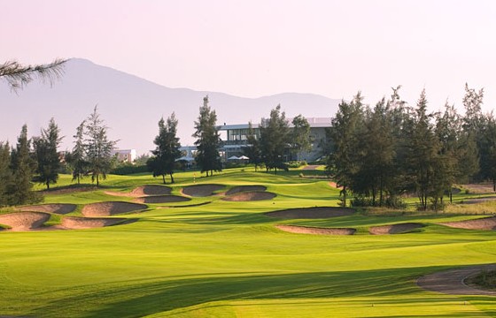 Coastal golf course in central Vietnam near Danang, illustrating the best months to play golf in Vietnam