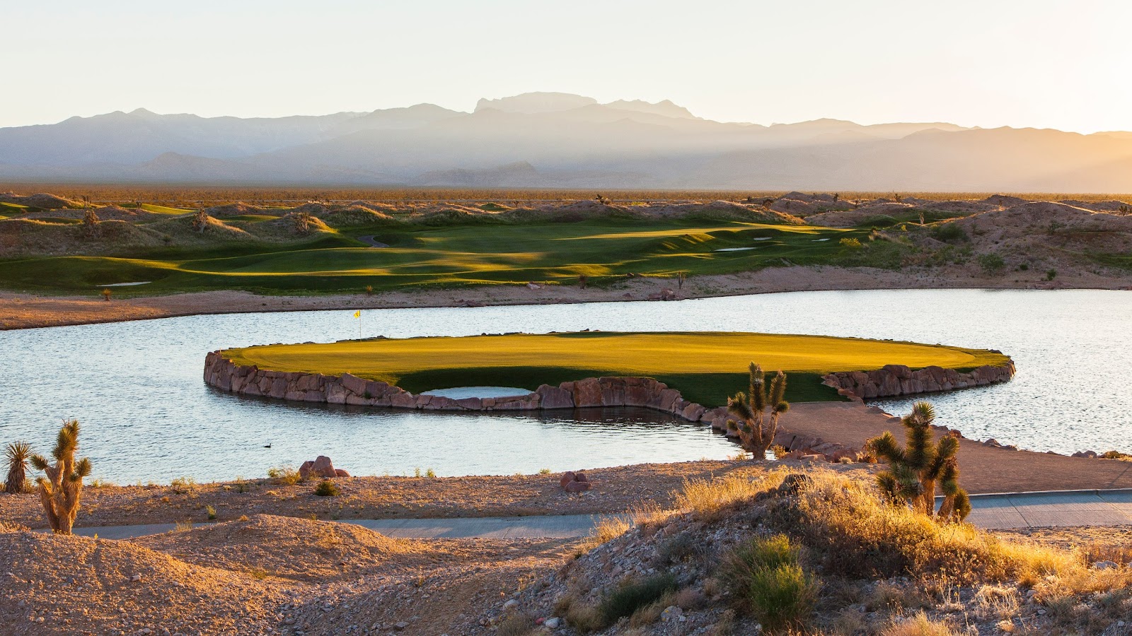 Shadow Creek Golf Course, Tom Fazio desert parkland