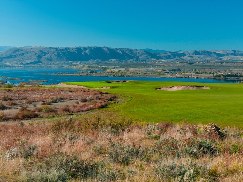 Gamble Sands, wide fescue fairways on the bluffs above the Columbia River, Washington